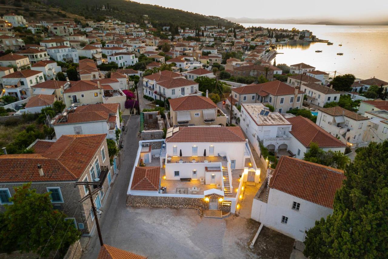 Отель Lumiere Spetses Экстерьер фото