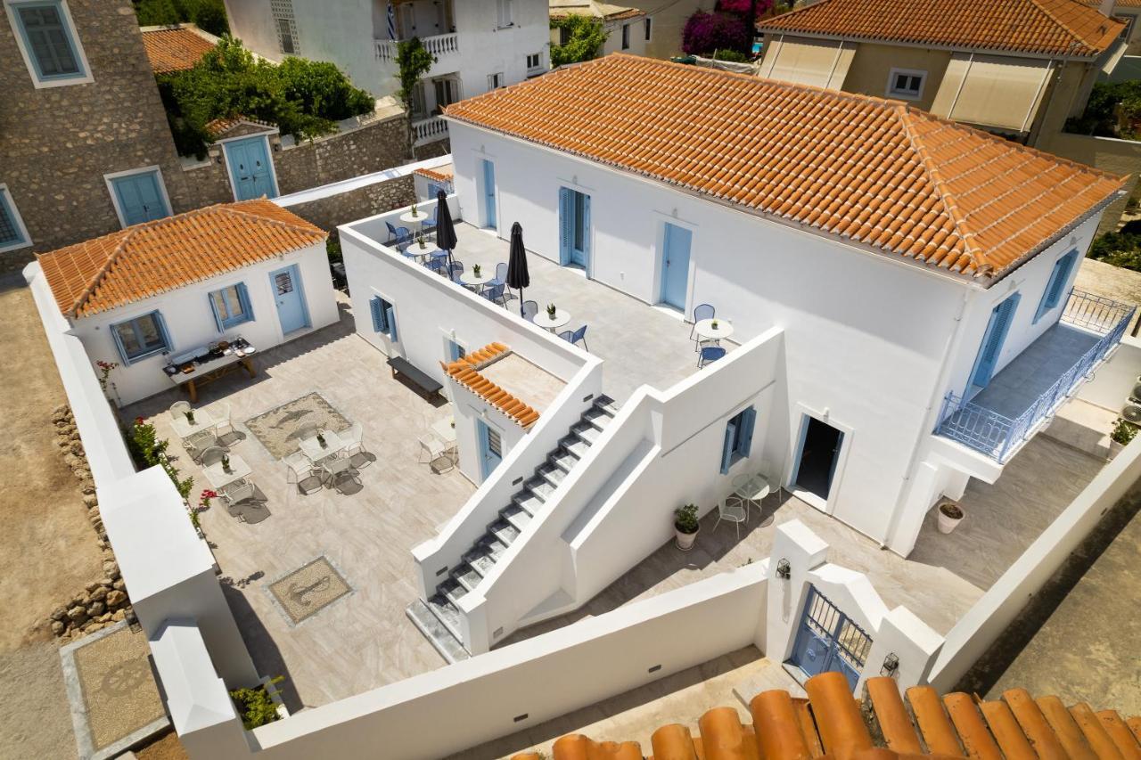 Отель Lumiere Spetses Экстерьер фото