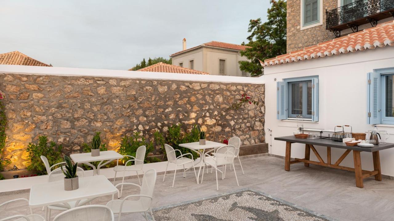 Отель Lumiere Spetses Экстерьер фото