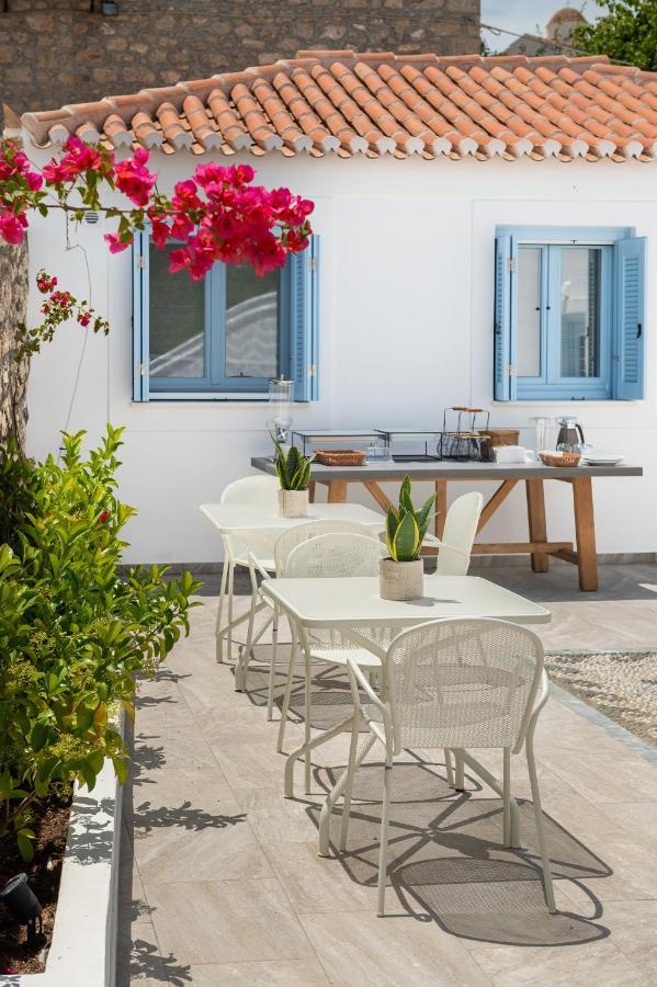 Отель Lumiere Spetses Экстерьер фото